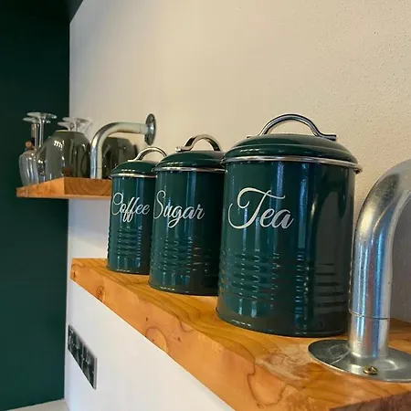 Bill's Barns, 1 * كينمير