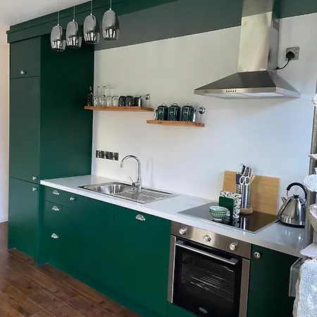 Bill's Barns, 1 * Kenmare