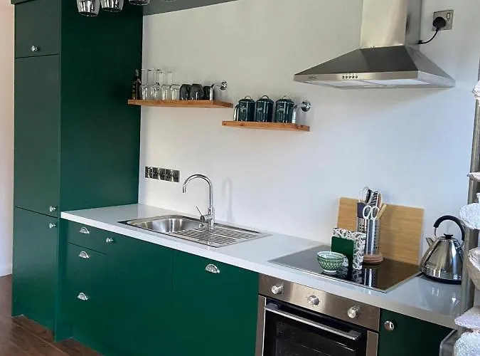 Bill's Barns, 1 * 켄마어